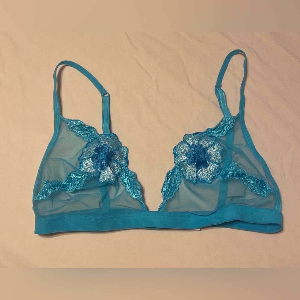 Vintage Malizia by La Perla turquoise blue lace Floral bralette 4 flowers C D 38